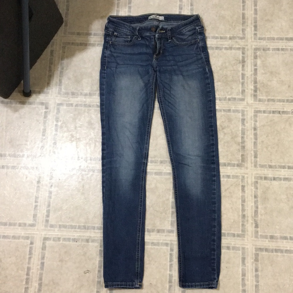 | Hollister Jeans- Skinny Fit |